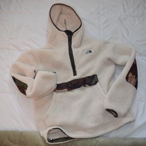The North Face Campshire Sherpa Hoodie